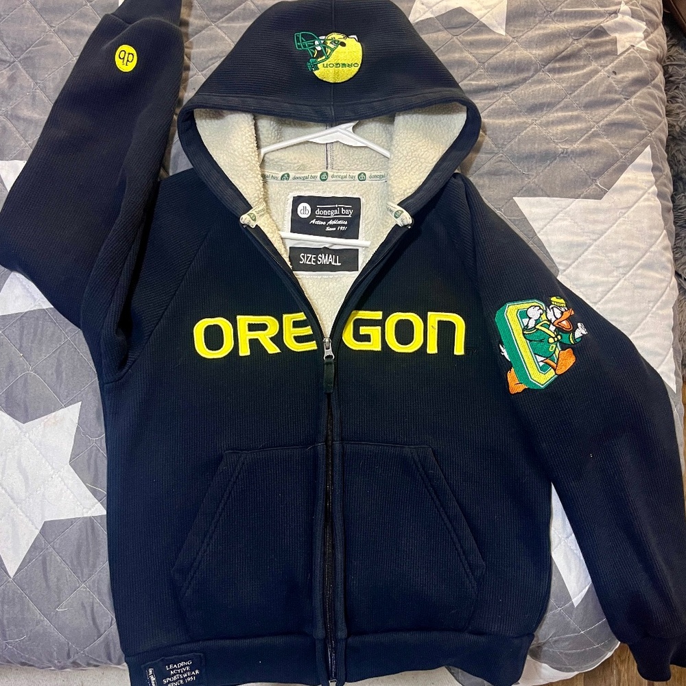 Unique Small Women’s Oregon Duck Zip Up Sweatshirt
